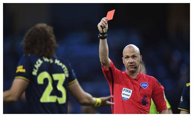  德布劳内两次助攻主导比赛，曼城轻取狼队稳固榜首优势  